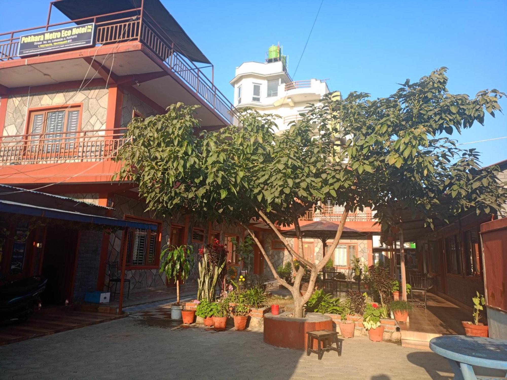 Pokhara Metro Eco Hotel エクステリア 写真